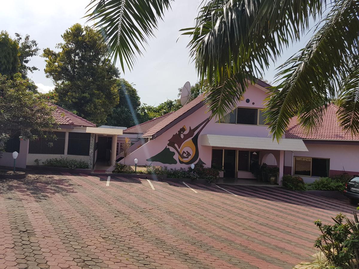 Royal Basin Resort Kumasi Exterior photo
